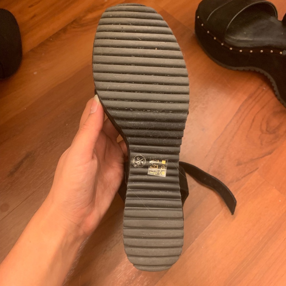 Chinese Laundry Tula Studded Platform Wedges - Picture 5 of 5